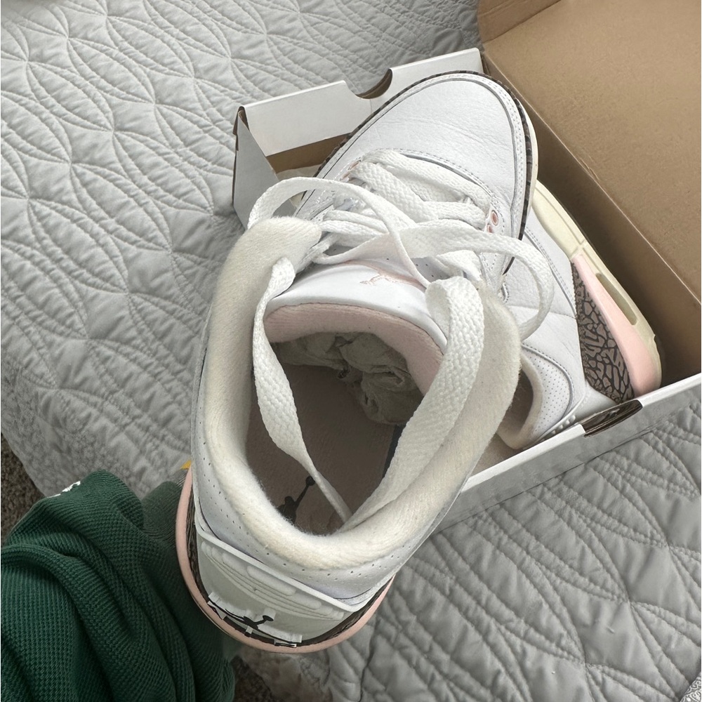 Women’s Jordan retro 3